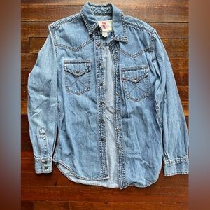 Levi’s Denim Long Sleeve Button Up